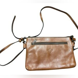 Patricia Nash smaller sized crossbody leather 3 fold purse great condition